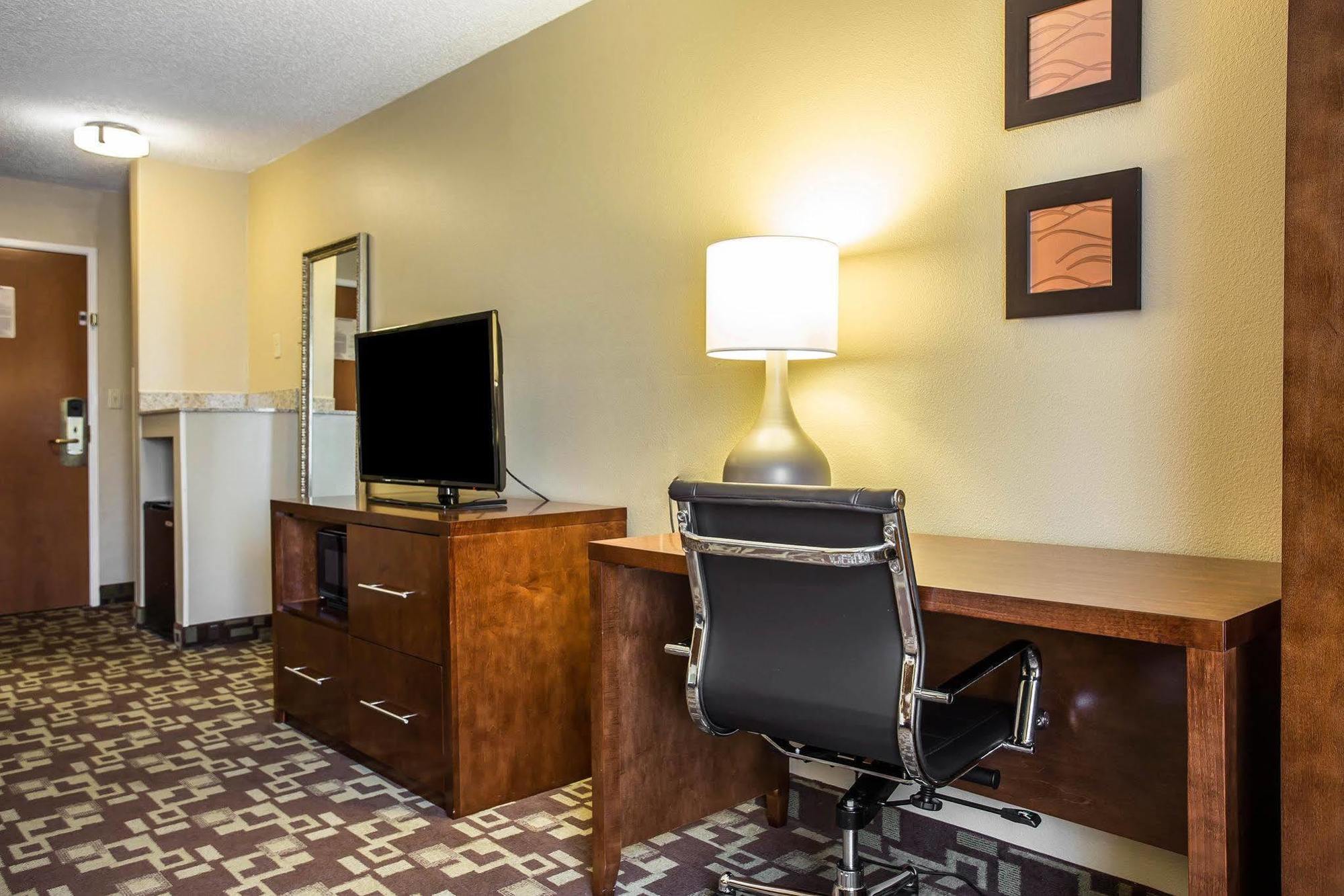 Comfort Inn & Suites Walterboro I-95 Bagian luar foto